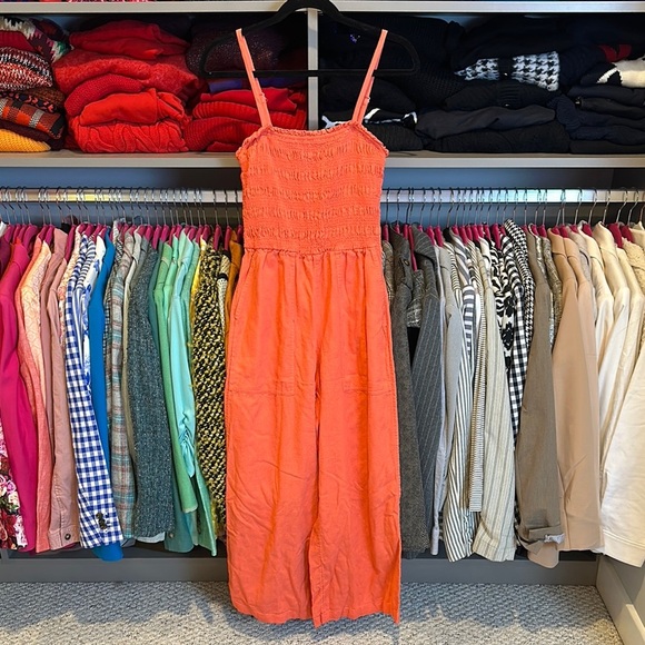 Universal Thread coral adjustable strap 2 pocket smocked cropped jumpsuit XS - Picture 1 of 3